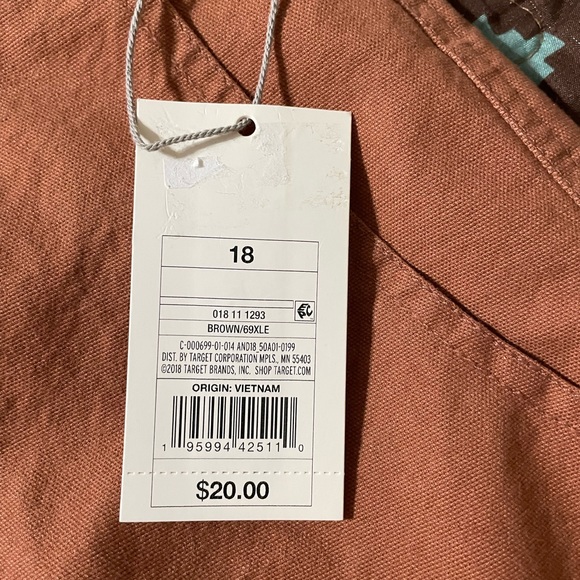 Shorts - Picture 3 of 3